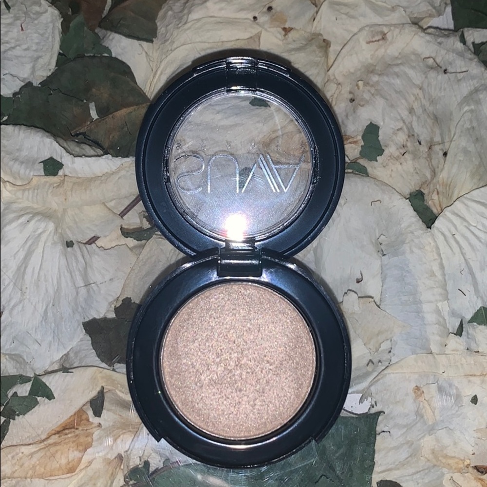 Single Eyeshadow by Suva Beauty